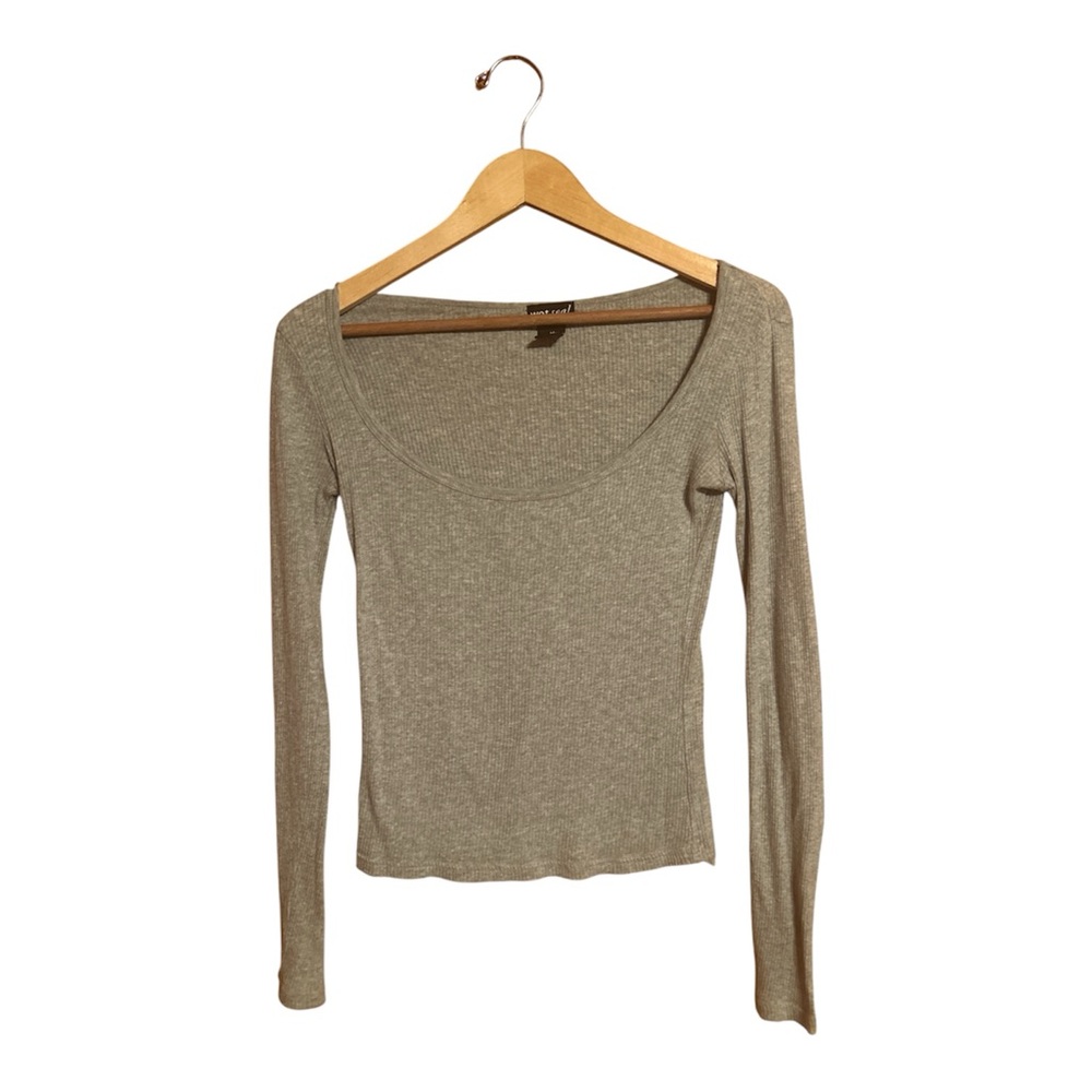 Wet Seal Scoop Neck Gray Long Sleeve T-Shirt Women’s Size Medium